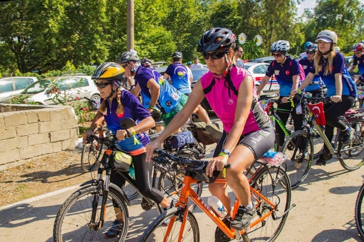 Pedallar Burhaniye İçin Döndü