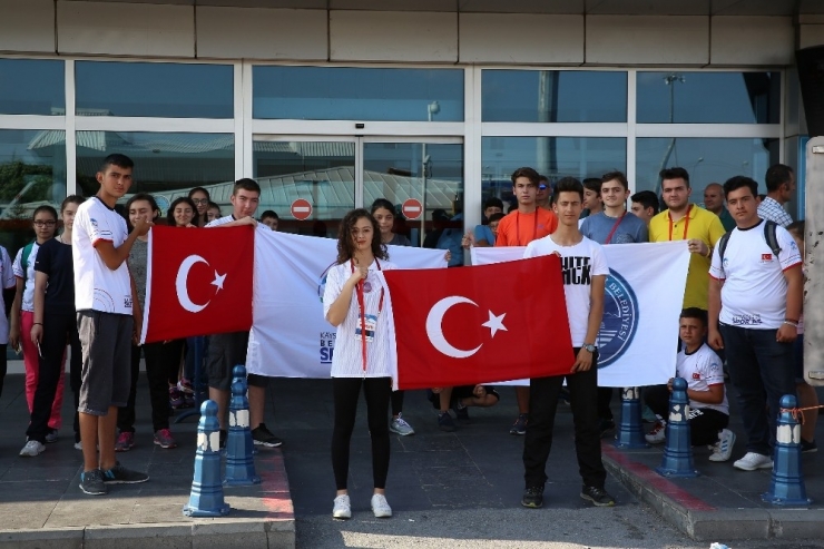 Büyükşehir’in Sporcuları Başarıdan Başarıya Koşuyor