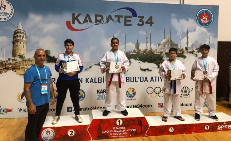 İhlas Koleji Karate34’de Madalyaları Topladı