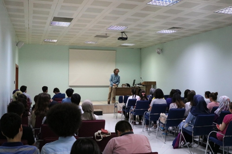 Genç Atölye’de Dersler Başladı