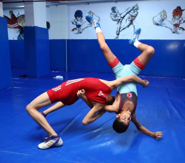 Bayraklı’da Yaz Spor Okullarına Büyük İlgi