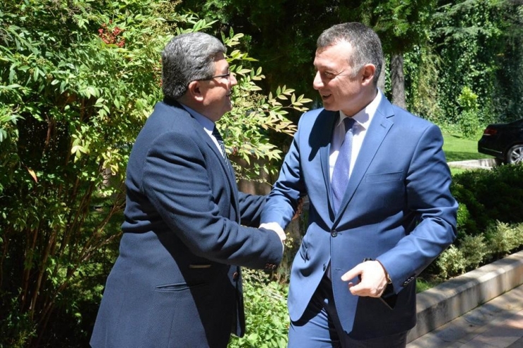 Vali Büyükakın, Başkan Can İle Bir Araya Geldi