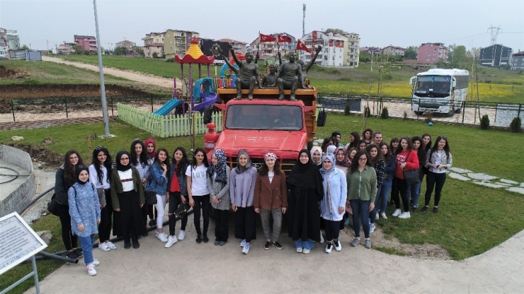 Başiskele’de 15 Temmuz Destanı Gelecek Nesillere Aktarılıyor