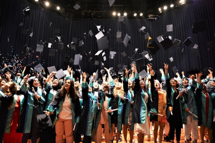 Saü Sağlık Bilimleri Fakültesi’nde Mezuniyet Töreni