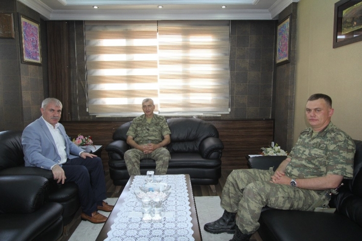 Komutanlardan Başkan Memiş’e Ziyaret