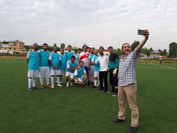 Gevaş’ta 2. Dostluk Futbol Turnuvası Start Aldı