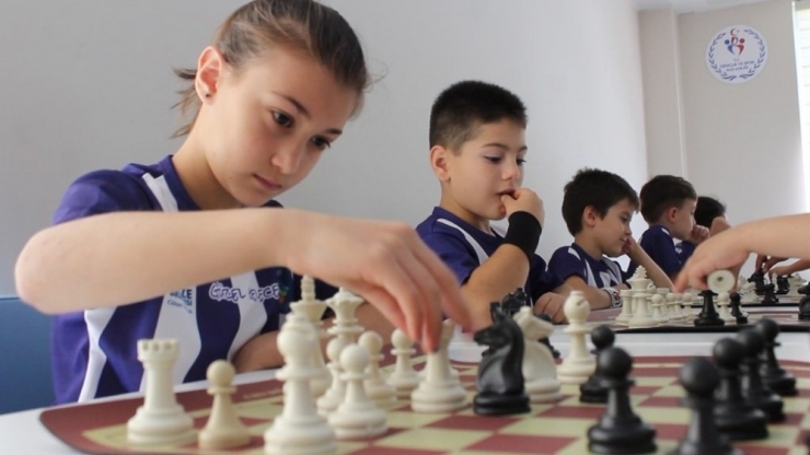 Gebze’nin Yaz Okullarında Eğitimler Başladı