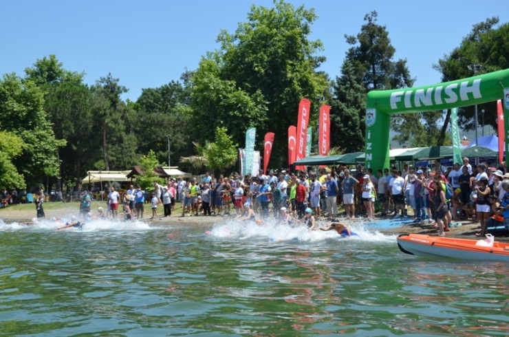 İznik’te Triatlon Heyecanı