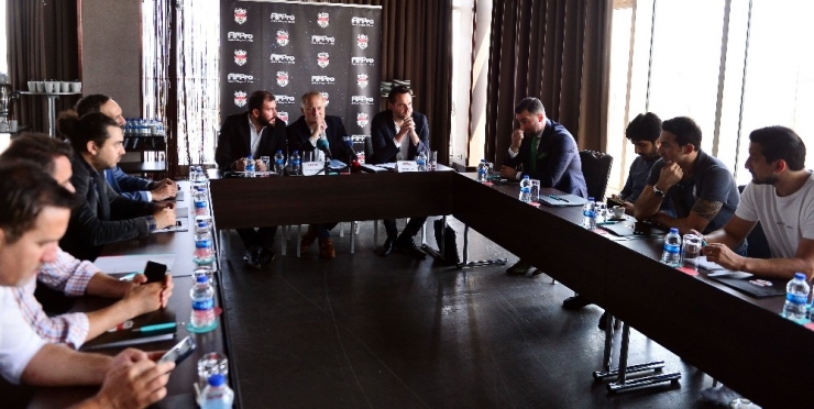 Uluslararası Profesyonel Futbol Birliği’nden Tpfd’ye Ziyaret