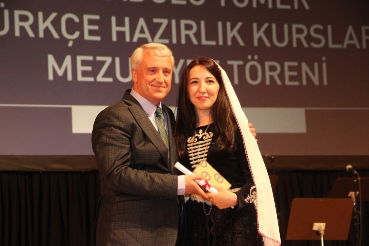 Anadolu Tömer’de Mezuniyet Heyecanı