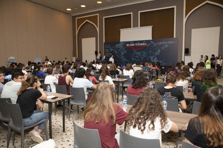 Geleceğin Liderleri Antalya’da Bir Araya Geldi