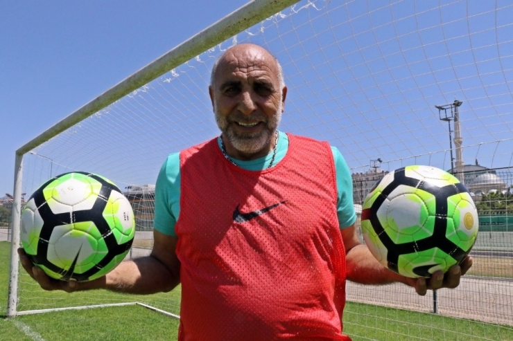 ’Kova’ Lakaplı Yaşar Duran’dan 32 Yıl Sonra 0-8’lik İngiltere Maçı İtirafı: "Belki İlk Golde Biraz Hatam Var"