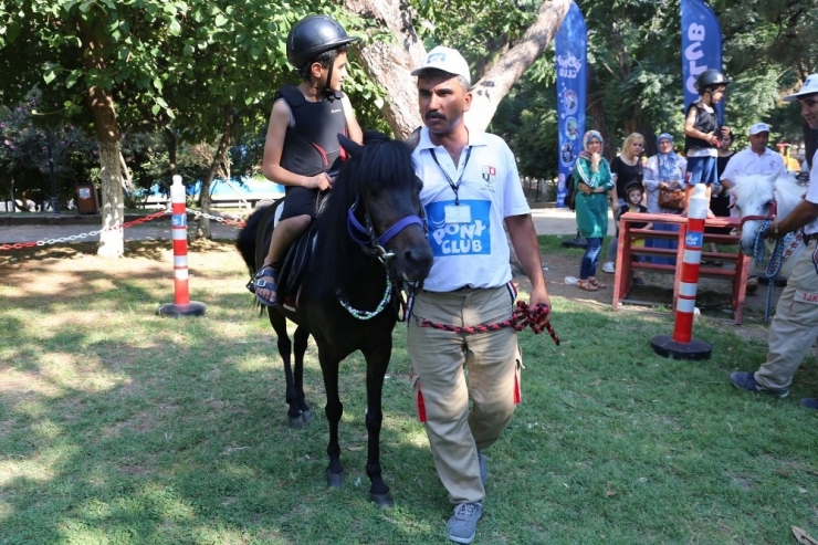 Atatürk Parkı’nda Pony Şöleni