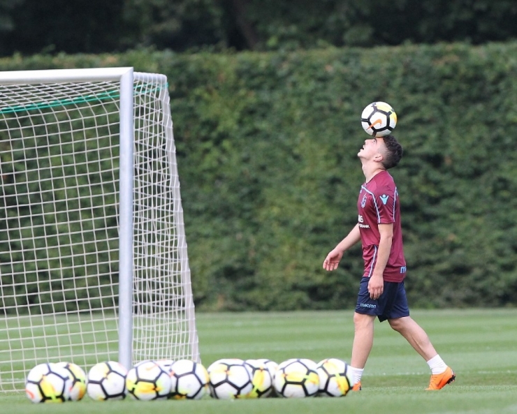 Abdülkadir Ömür’den Messi Hareketleri