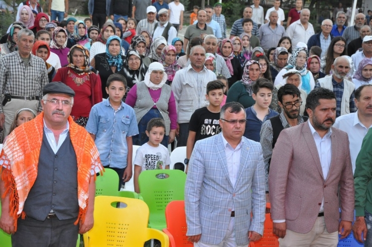 Afyonkarahisar’ın Hocalar İlçesinde Uğur Işılak Konser Verdi