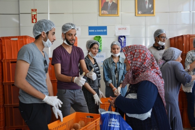 Dünya Gençlerinden Aşevi’ne Tam Not