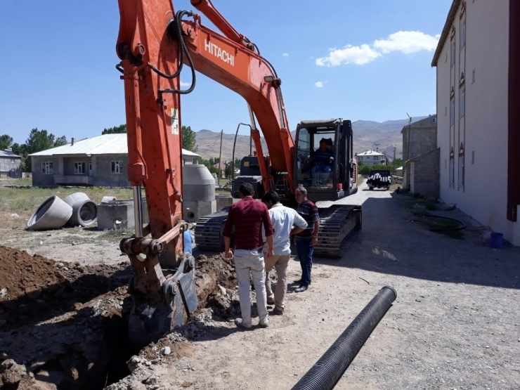 Muradiye’de Alt Yapı Çalışmaları Başlatıldı