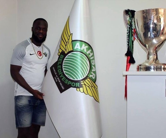 Elvis Manu: “Süper Lig’de Futbolcu Olabilmek İçin Savaşmanız Gerekiyor”