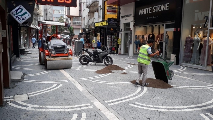 Karesi Sokaklarına Antik Parke Taşı