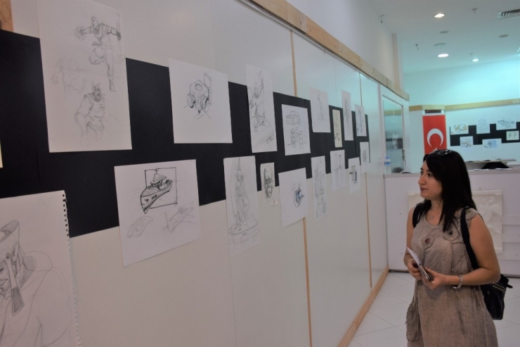 Sanat Ve Tasarım Galerisi’nde “Eskiz” Sergisi Açıldı