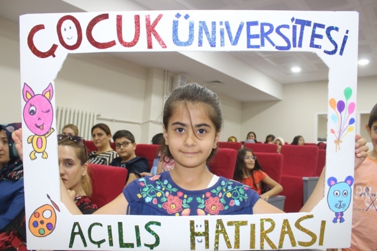 Van’da ‘Çocuk Üniversitesi’ Açılışı