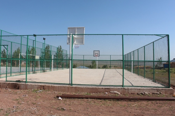 Saray’a Spor Kompleksleri