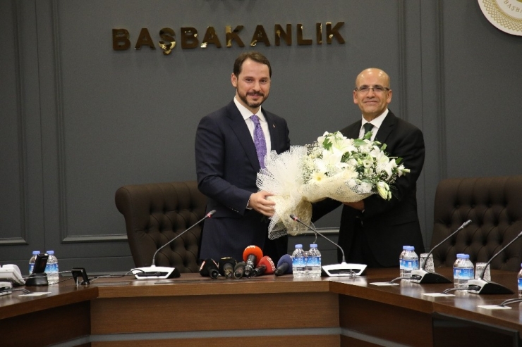 Bakan Albayrak: "Enflasyonu Tek Haneye İndirmek İçin Çaba Harcayacağız"