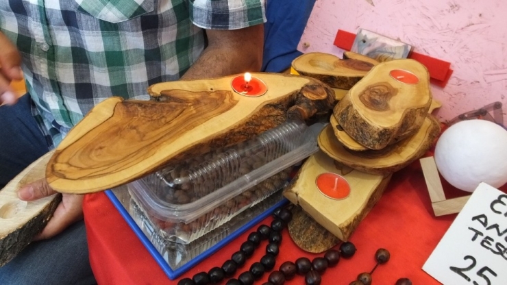 Balıkesir’de Zeytin Atıkları Maharetli Ellerde Sanat Eseri Oldu