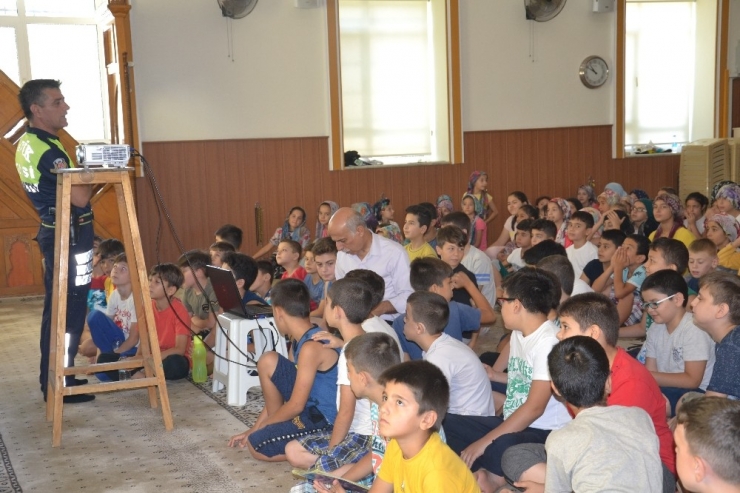 Kur’an Kursu Öğrencilerine Trafik Eğitimi