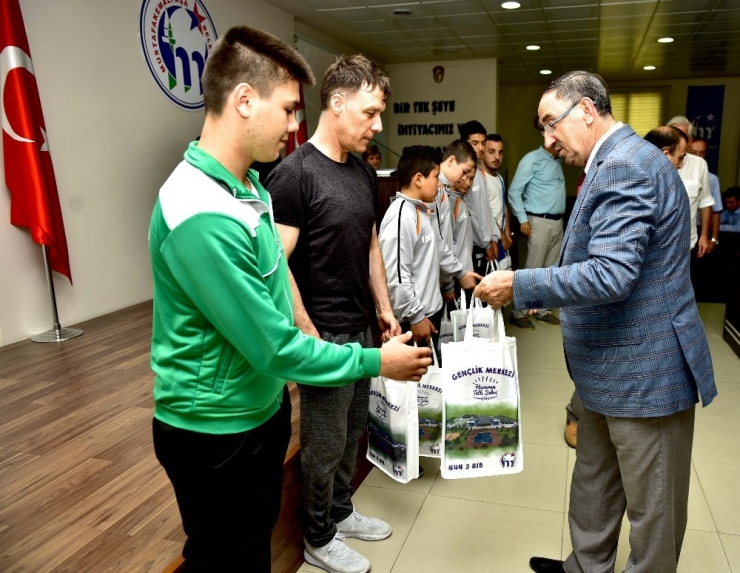 Kurtulan’danbaşarılı Sporculara Ödül