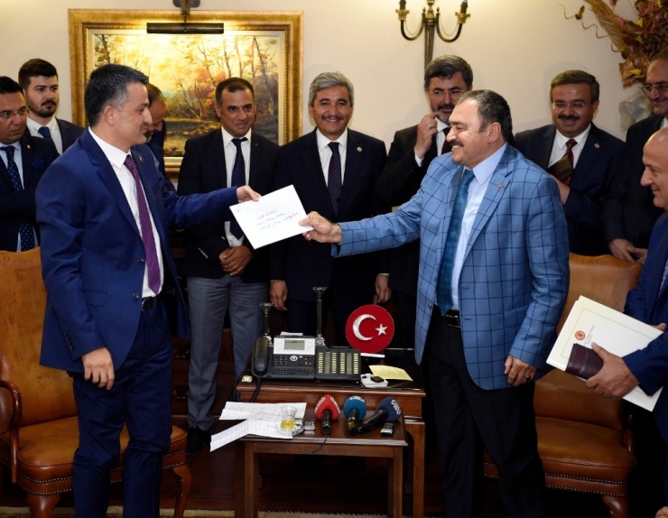 Veysel Eroğlu Görevi Tarım Ve Orman Bakanı Bekir Pakdemirli’ye Devretti