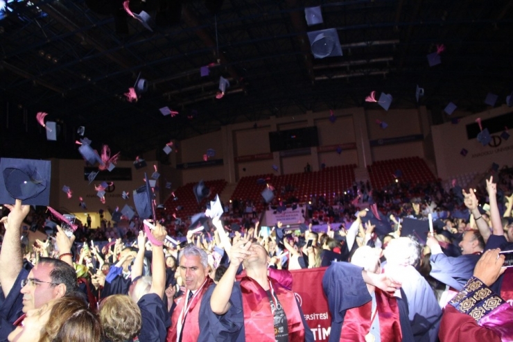300 Bin Öğrenci Açıköğretim’de Birden Fazla Bölüm Okuyor