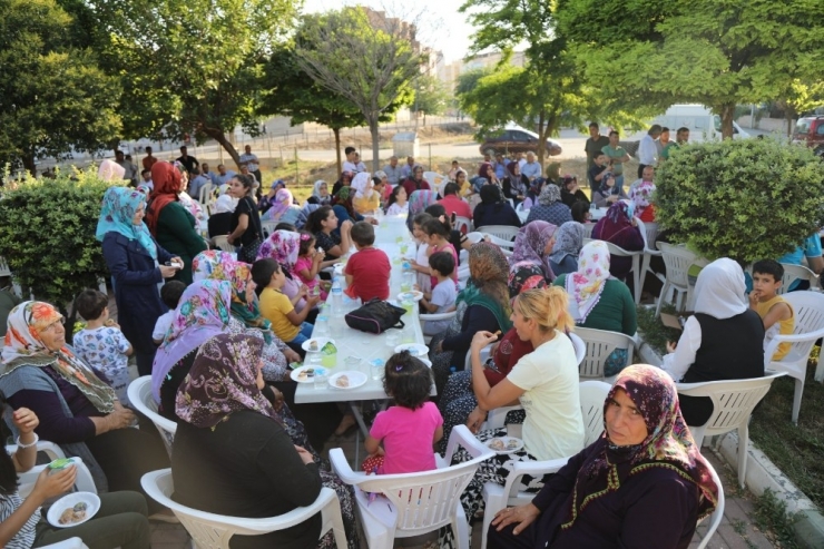 Başkan Kara Mahalle Sakinleriyle Toplantıları Devam Ediyor