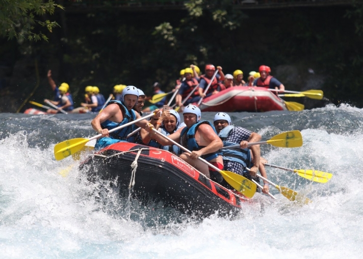 Antalya Rafting Turizminde 700 Bin Turist, 200 Milyon Tl Gelir Bekliyor