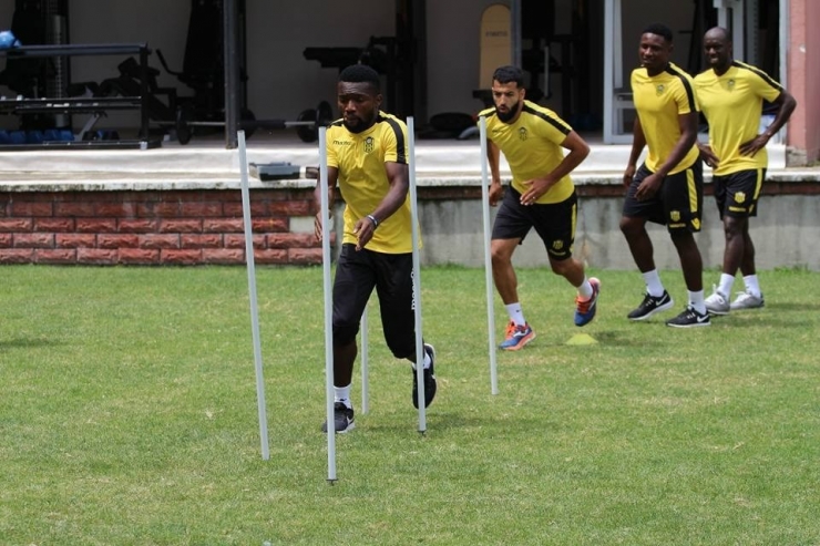 E. Yeni Malatyaspor’da Kamp Çalışmaları Sürüyor