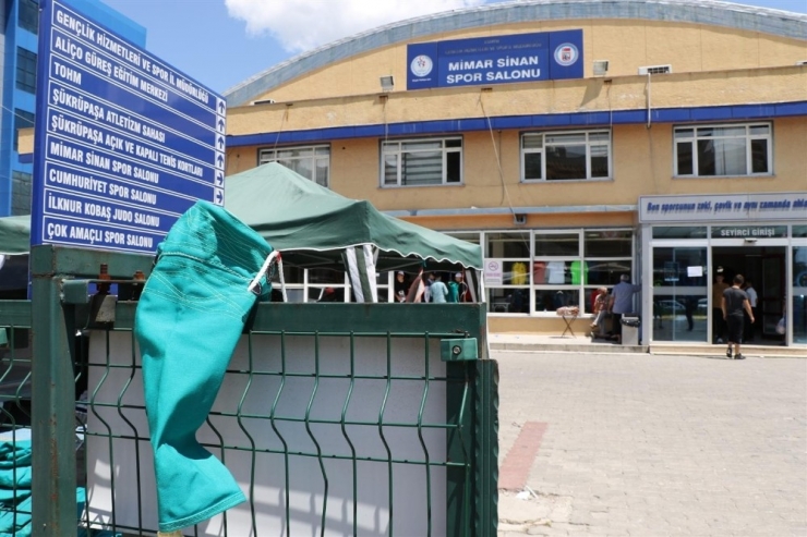 Kırkpınar’a Bir Günde Bin 349 Pehlivan Kayıt Yaptırdı