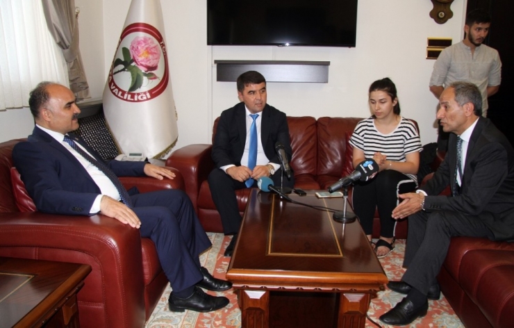 Özbekistan’ın Gül Şehri Nemengan’dan Türkiye’nin Gül Diyarı Isparta’ya Ziyaret