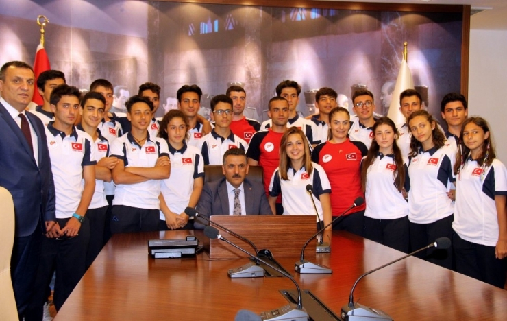 Karadeniz’in İlk Buz Pateni Kampı Samsun’da Yapılıyor