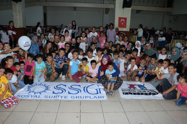 Çocukların Yüzlerini Güldürdüler