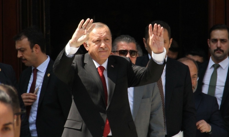 Cumhurbaşkanı Erdoğan: "İçeride Ve Dışarıda Sinsi Rakiplerimiz Var"