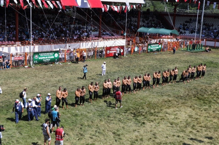 Er Meydanı’nda Başpehlivanlık İkinci Tur Güreşleri Sona Erdi