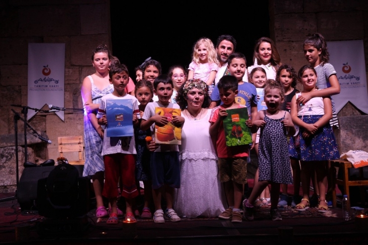 Perge’de ’1001 Gece Masalları’ Anlatıldı