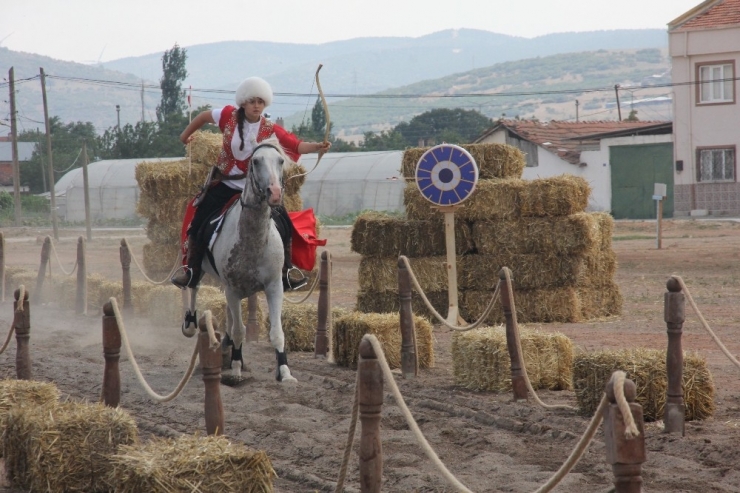 Atlı Okçular Balıkesir’de Yarışıyor