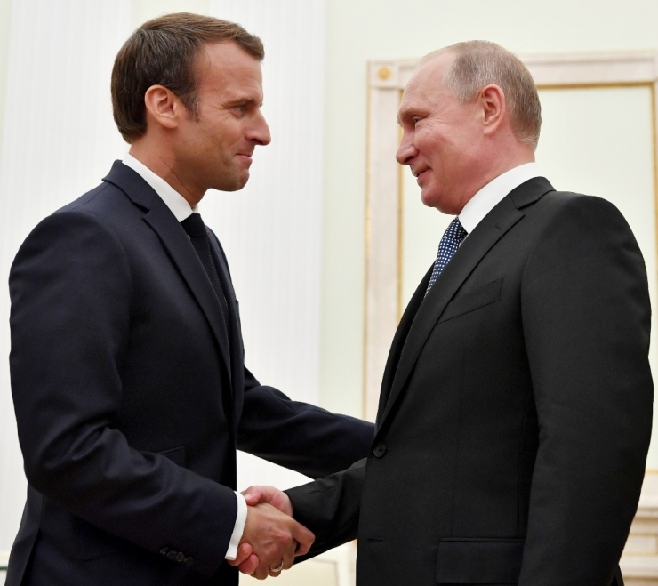 Macron’ Putin’i Dünya Kupasına Ev Sahipliği Yaptıkları İçin Tebrik Etti