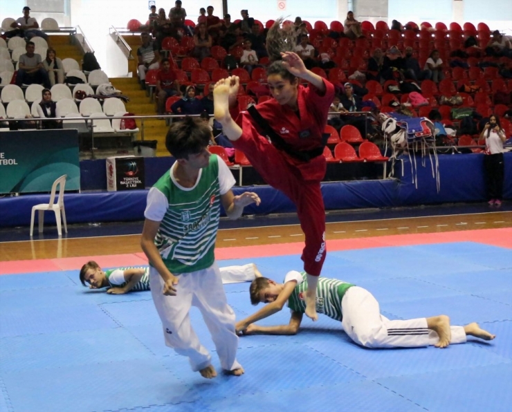 Manisa’da 15 Temmuz Şehitleri Anısına Tekvando Turnuvası