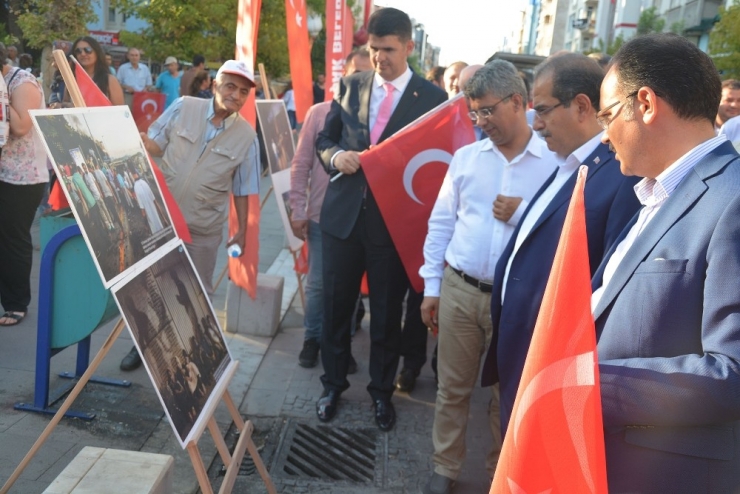Uşak’ta 15 Temmuz Konulu Fotoğraf Sergisi Açıldı
