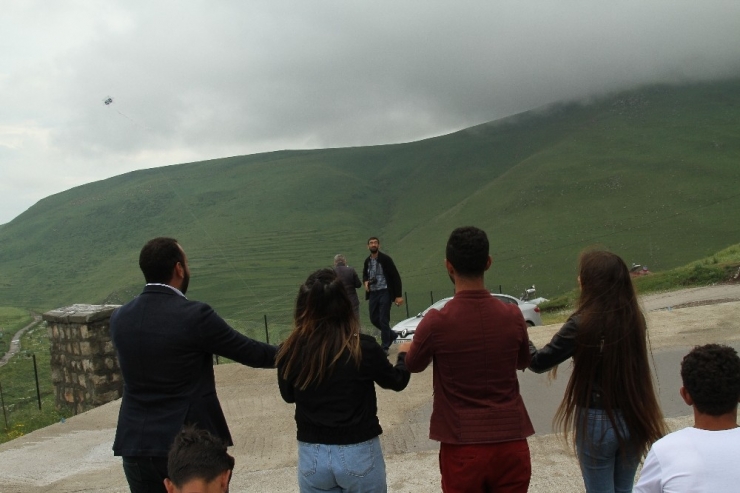 Karadağ’a Yansıyan Atatürk’ün Silüeti Bulut Engeline Takıldı