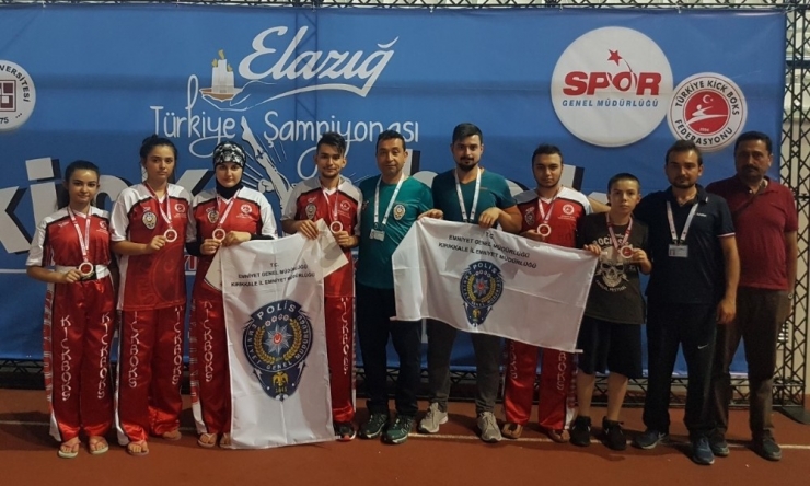 Polisgücü Kick-boks Sporcuları Dünya Ve Avrupa Yolcusu