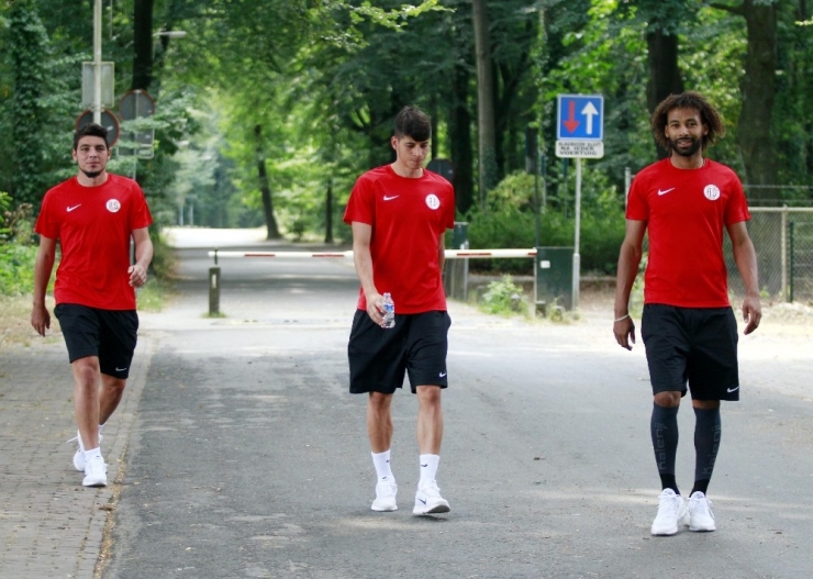 Antalyaspor’da Hollanda Kampı