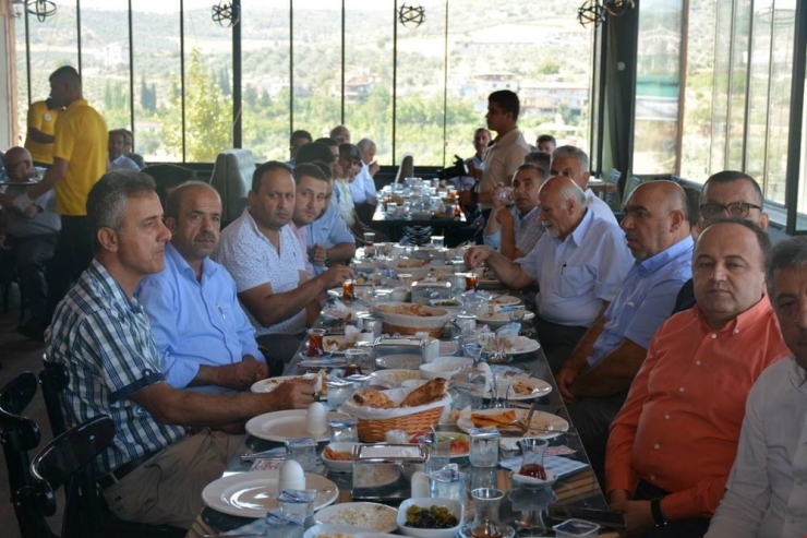 Uygur: "Altınözü’nün Zeytin Ve Zeytinyağı Üretim Merkezi Olmasını Hedefliyoruz"